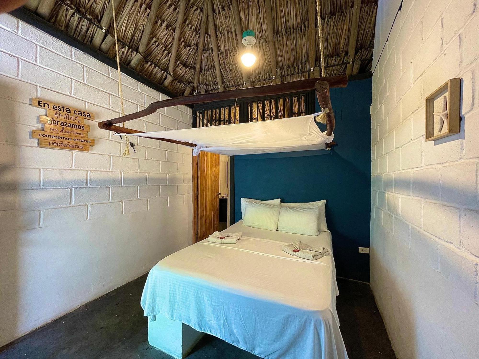 Bikini Hotel & Pool Palomino Chambre photo