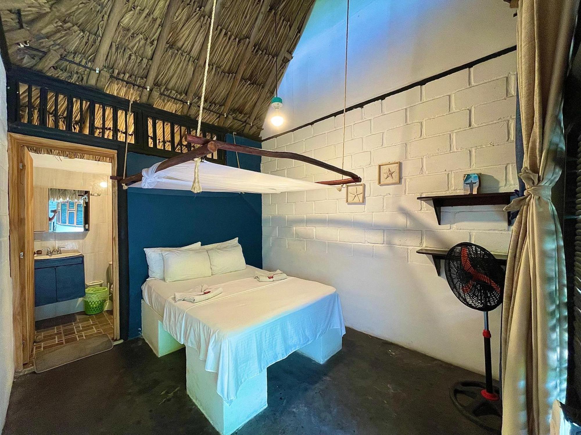 Bikini Hotel & Pool Palomino Extérieur photo